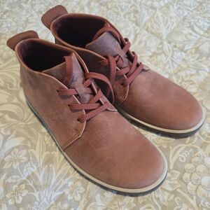 ECCO Women's Chase Ii Bootie Hydromax Sneaker 8-8.5